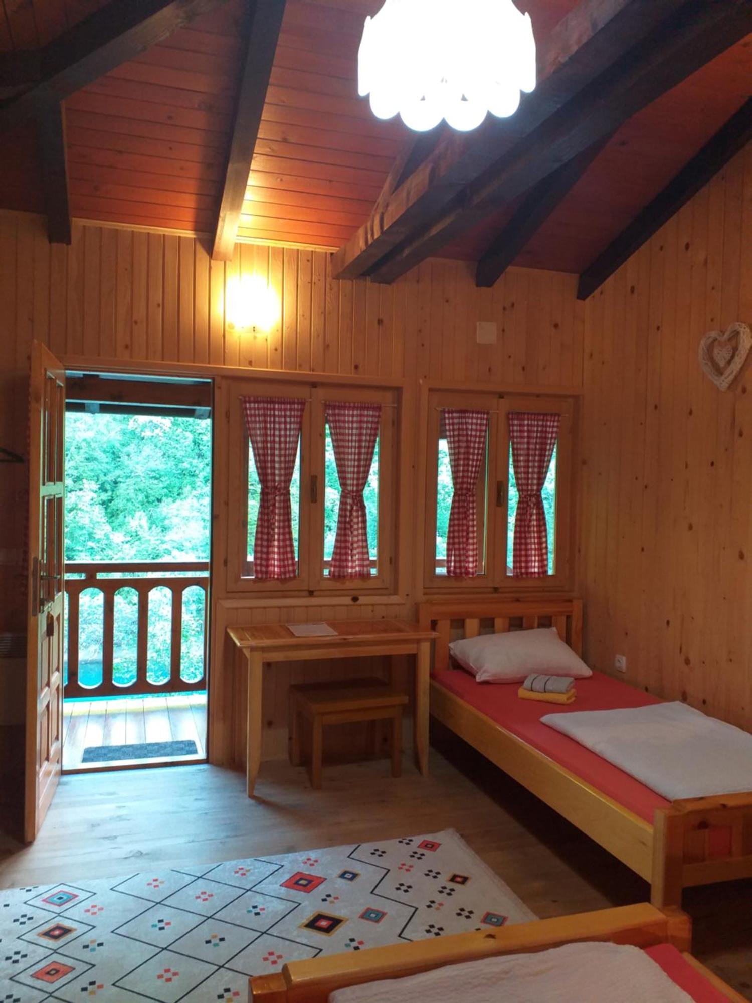 Motel Bavaria フォチャ 部屋 写真